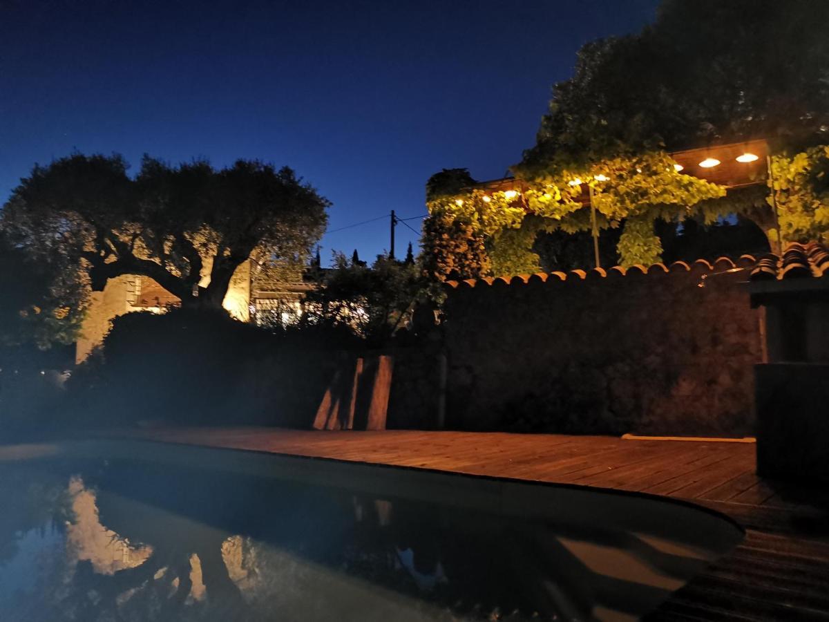 Bed and Breakfast Le Nid Des Arts Tourrettes Exterior foto