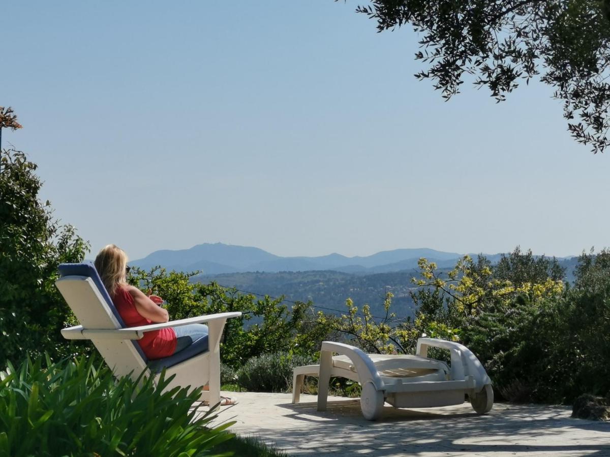 Bed and Breakfast Le Nid Des Arts Tourrettes Exterior foto